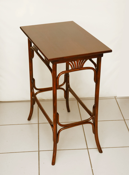Thonet Jugendstil Beistelltisch Buchen Bugholztisch