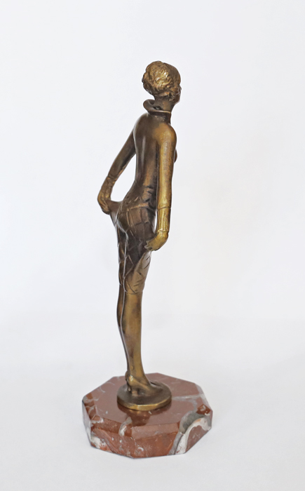 Lorenzl Art Deco Bronze Dame Harlekinkostuem