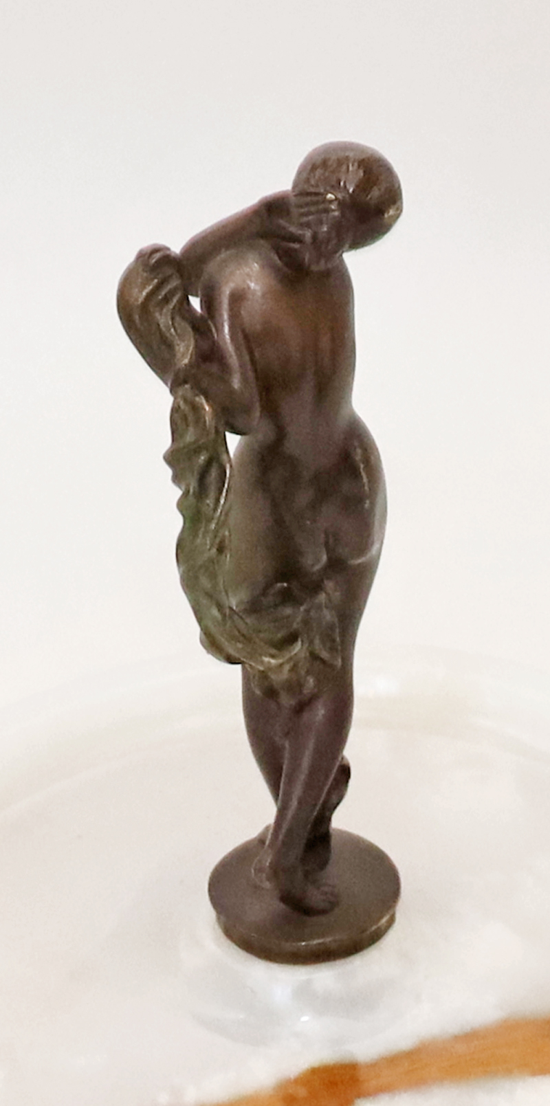 Erotische Jugendstil Bronze Dame beim Bade