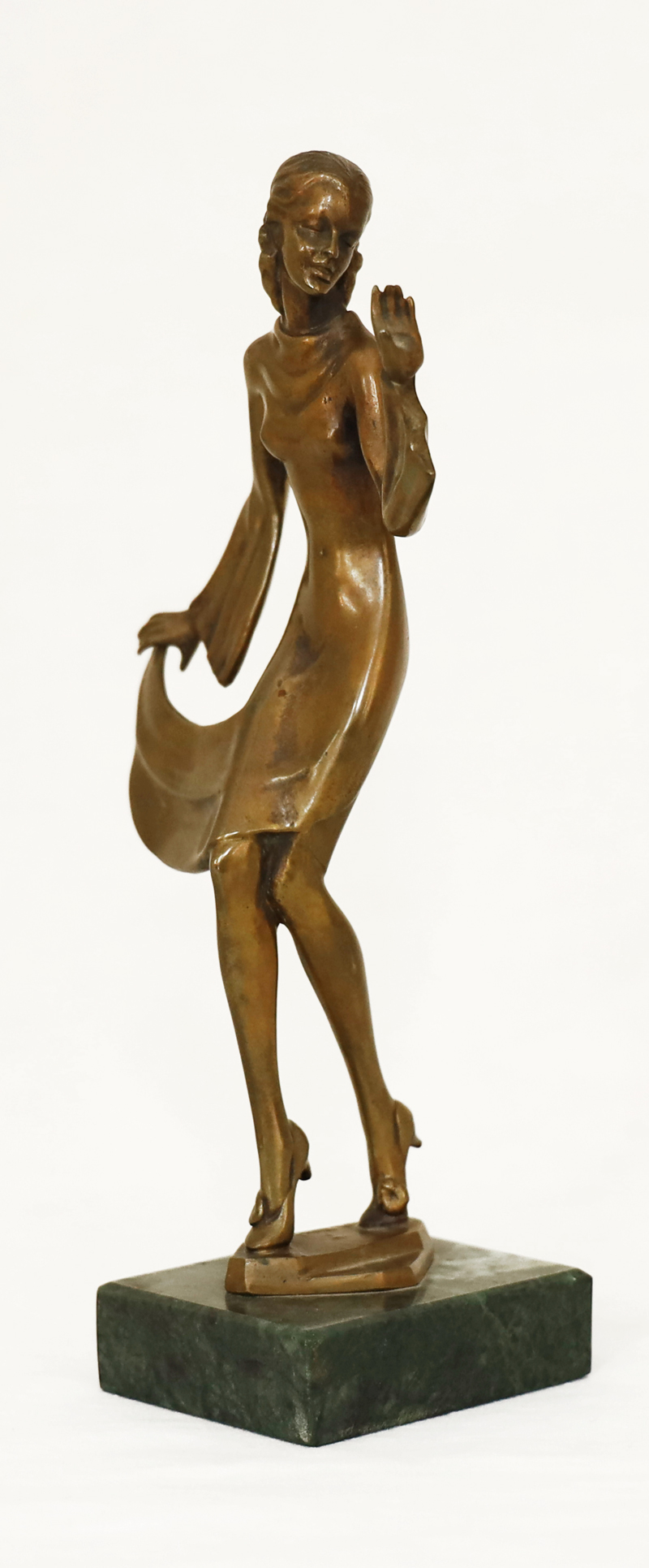Bruno Zach Bronze elegante Dame