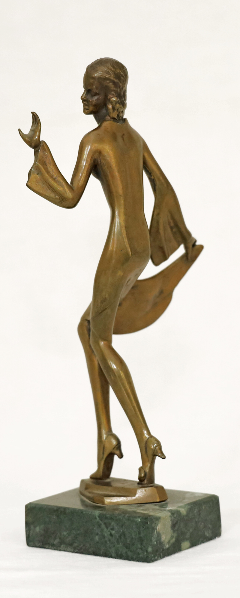 Bruno Zach Bronze elegante Dame