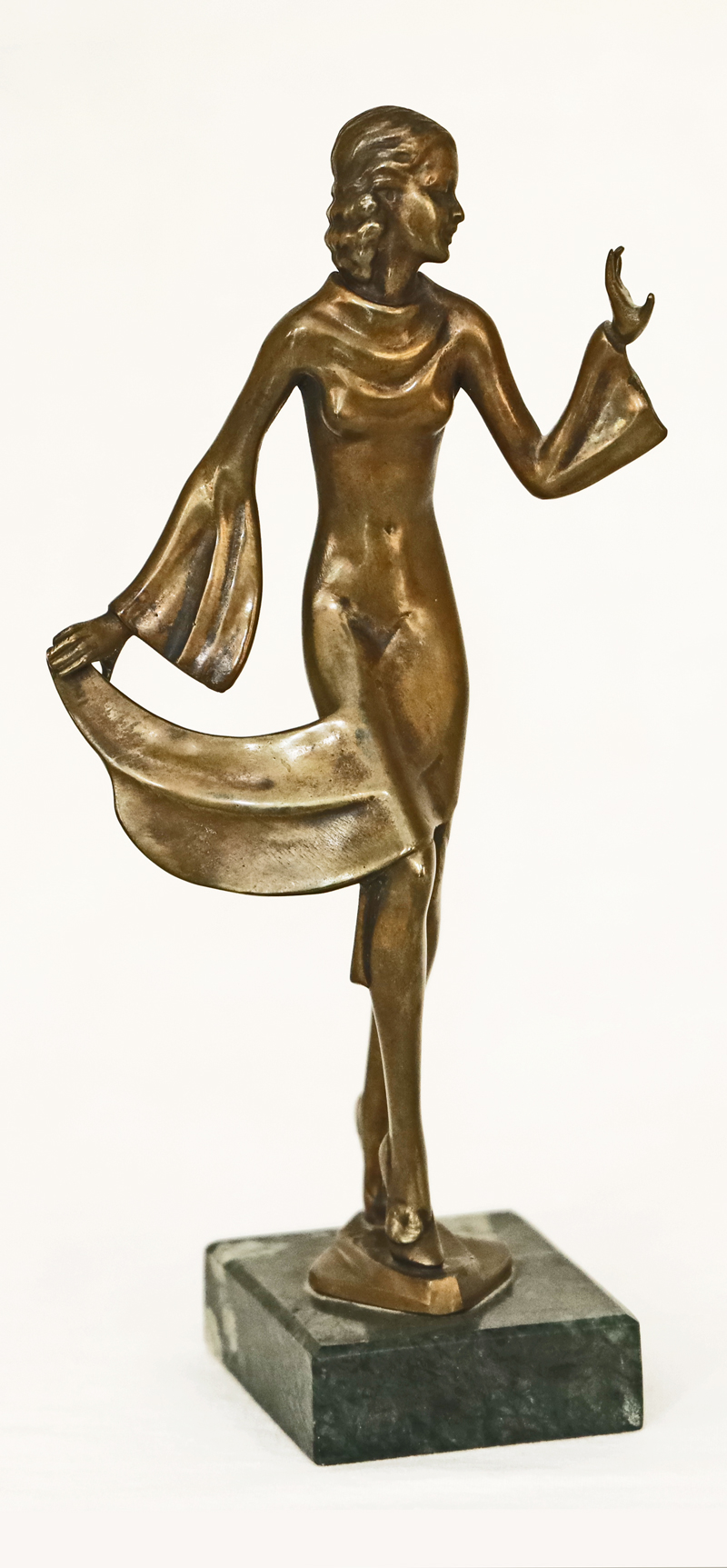 Bruno Zach Bronze elegante Dame