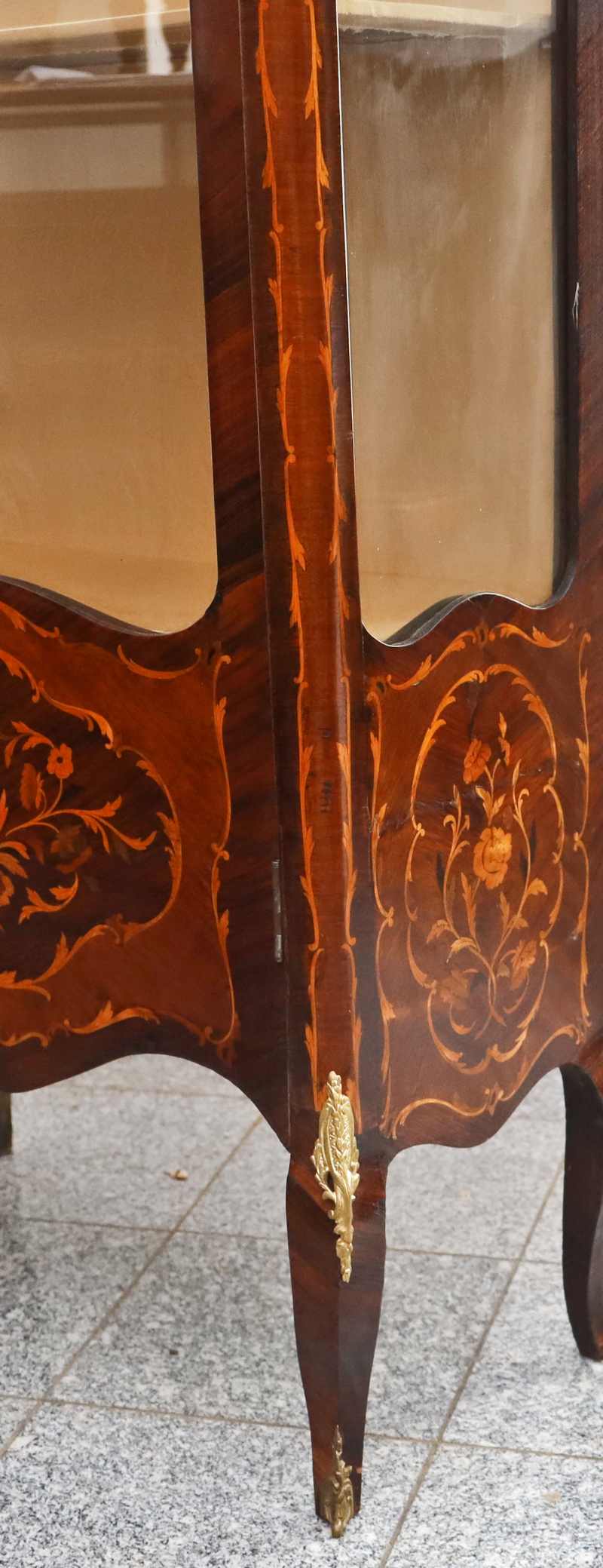 Barock Stilvitrine Glasschrank