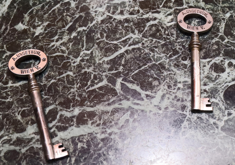 ugendstil Buffetschrank Kredenz August Ungethuem