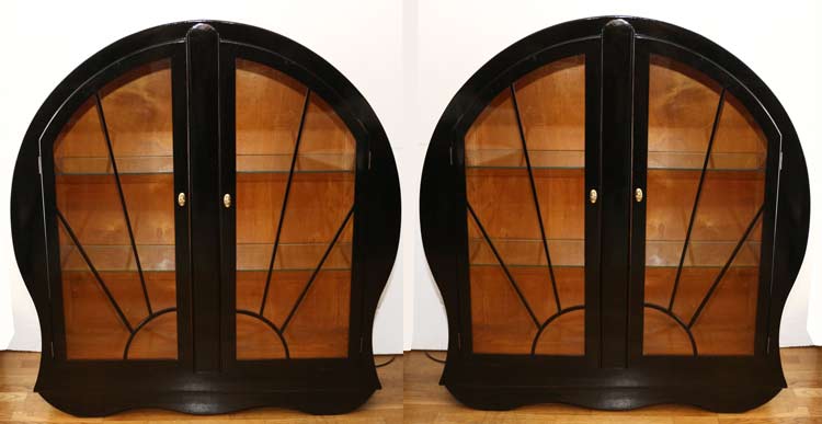 Paar Art Deco Vitrinen Glasschraenke schwarz