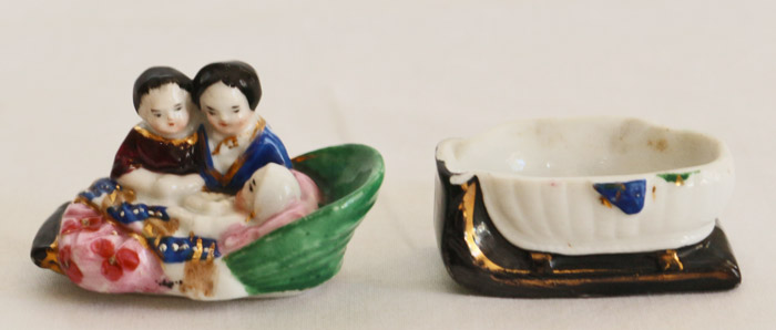 Jugendstil Miniatur Keramik Deckeldose Baby