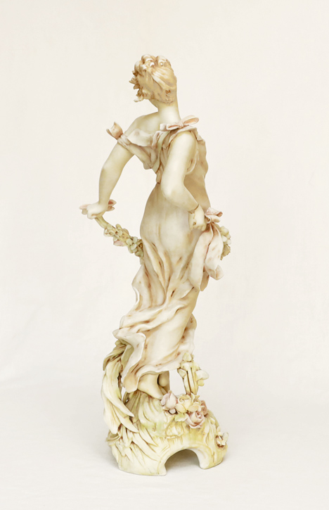 Jugendstil Porzellan Figur Damenakt Royal Dux 