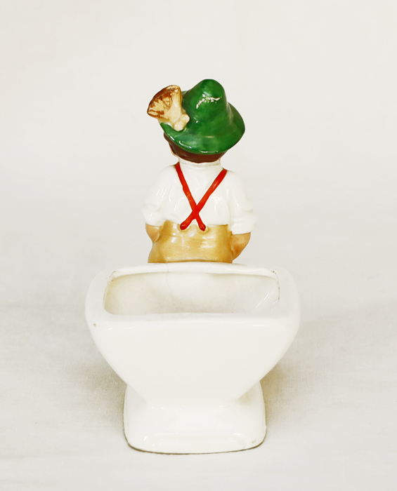 Alpenlaendische Porzellanfigur Bub Tracht Hertwig