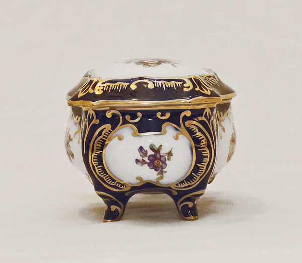 Ilmenauer Porzellan Deckeldose Konfektdose Graf Henneberg