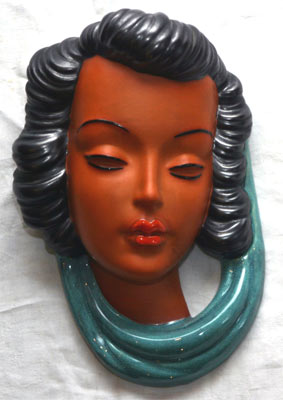 Keramik Wandmaske Kunstkeramik Adolf Prischl Frau mit Kopfschal