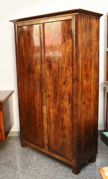 Biedermeier Schrank nussfurniert Kleiderschrank Moebel