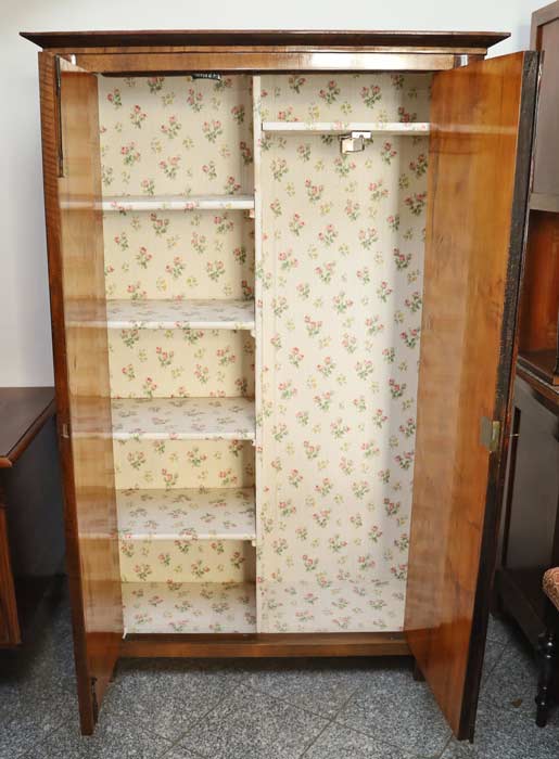 Biedermeier Schrank nussfurniert Kleiderschrank Moebel