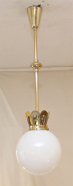 Art Deco Lampe Messing weisser Opalglasschirm