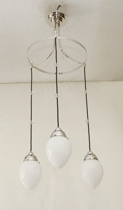 Jugendstil Luster Messing vernickelt Opalglasschirme