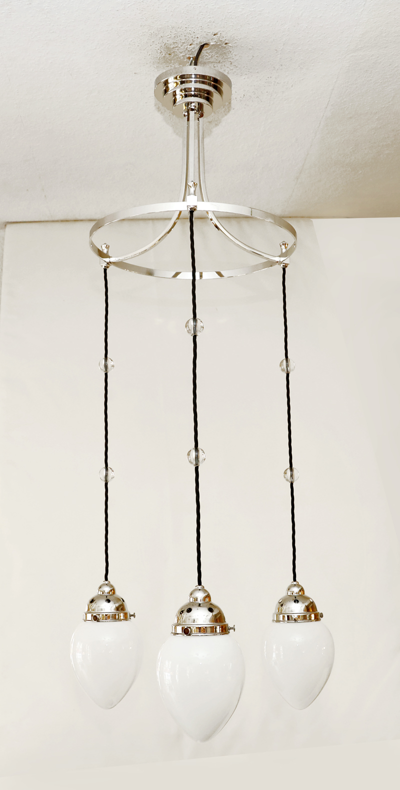 Jugendstil Luster Messing vernickelt Opalglasschirme