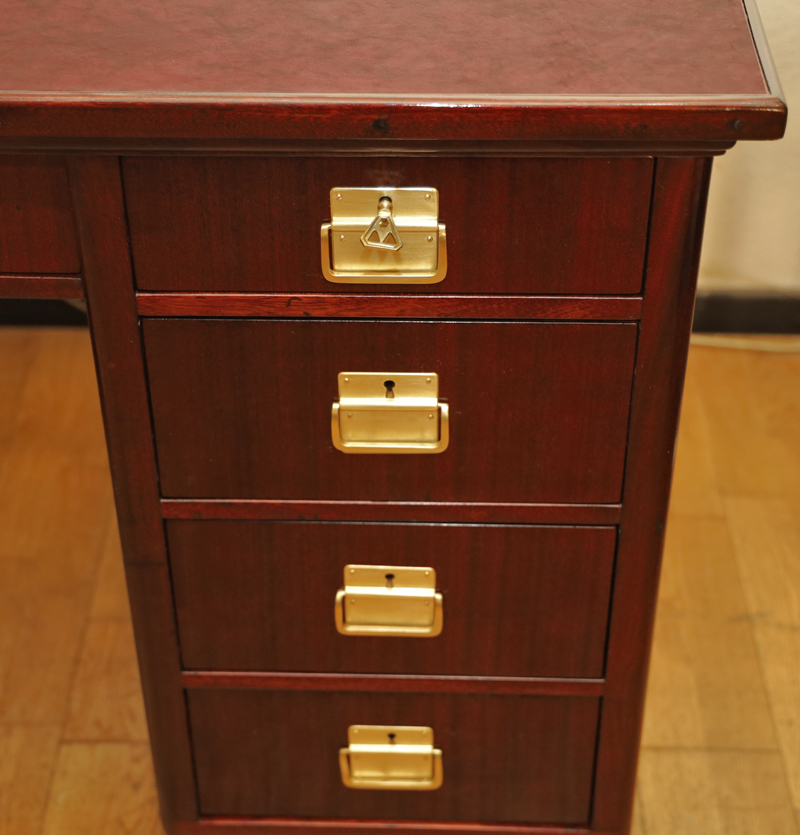 antiker Jugendstil Schreibtisch Mahagoni Messingbeschlaege