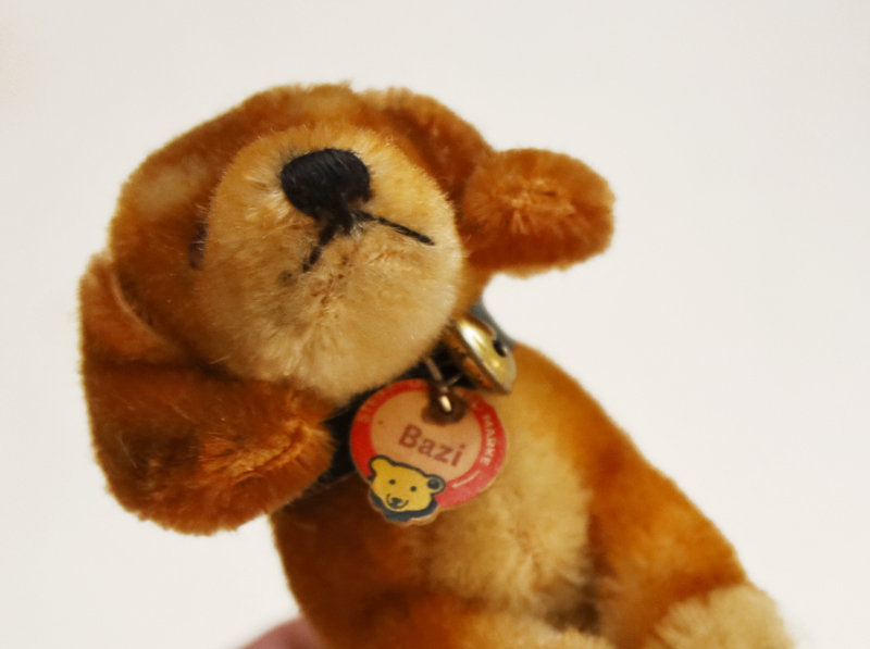 Steiff Bazi Jungdackel Dachshund Stofftier Knopf