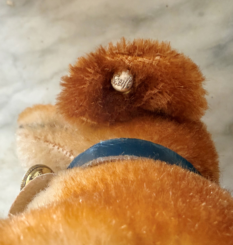 Steiff Bazi Jungdackel Dachshund Stofftier Knopf