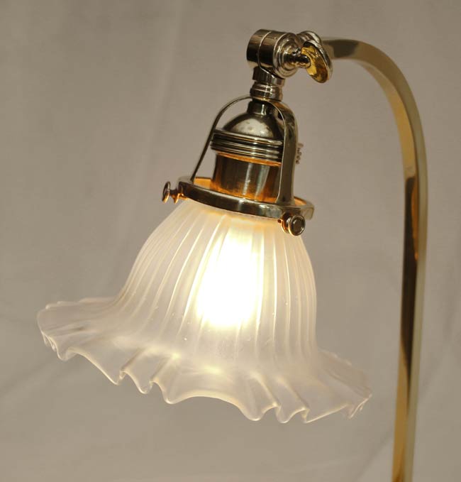 Art Deco Nachtkaestchenlampe Tischlampe Messing Lampe