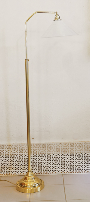 Jugendstil Art Deco Bodenstandlampe Messing Opalglasschirm