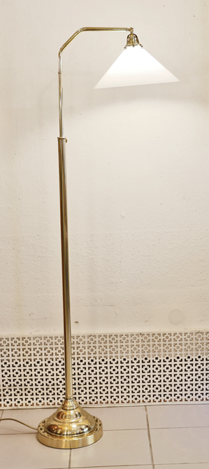 Jugendstil Art Deco Bodenstandlampe Messing Opalglasschirm