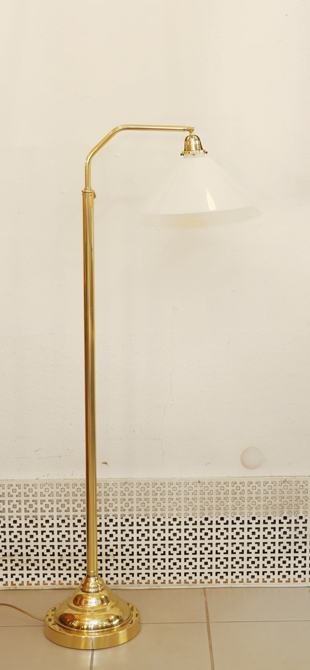 Jugendstil Art Deco Bodenstandlampe Messing Opalglasschirm