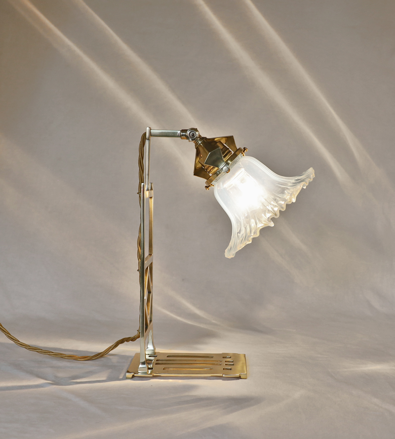 Paar Jugendstil Stehlampen  Tischlampen Nachtkaestchenlampen Tischleuchten