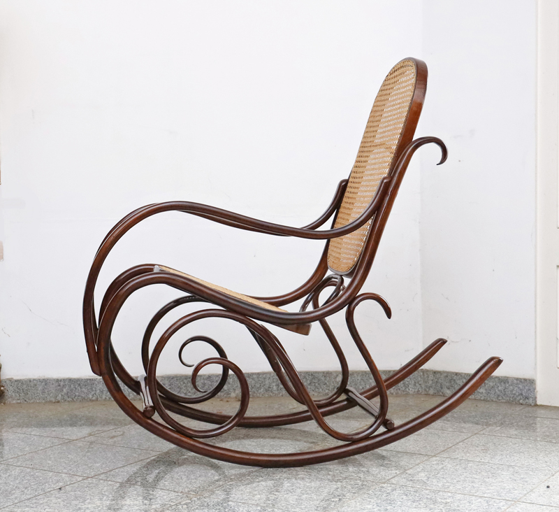 Jugendstil Schaukelstuhl Bugholz Thonet