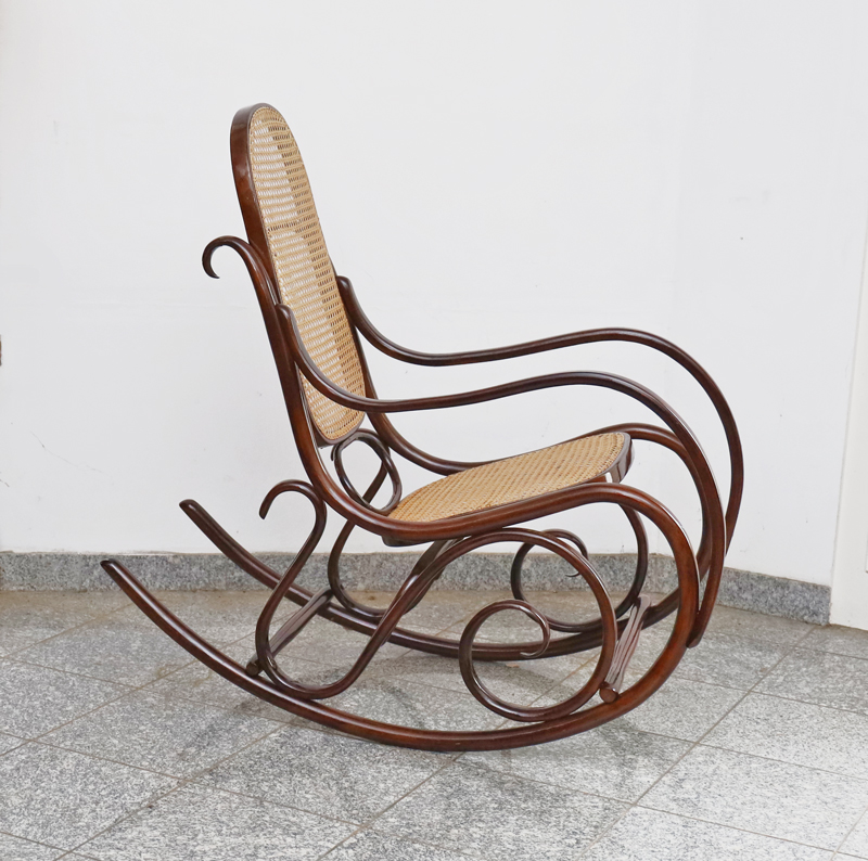 Jugendstil Schaukelstuhl Bugholz Thonet