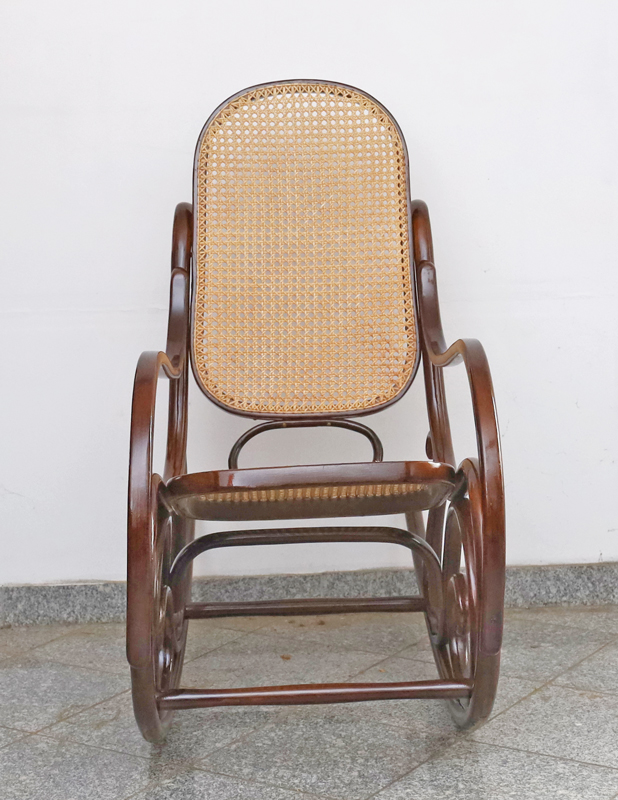 Jugendstil Schaukelstuhl Bugholz Thonet