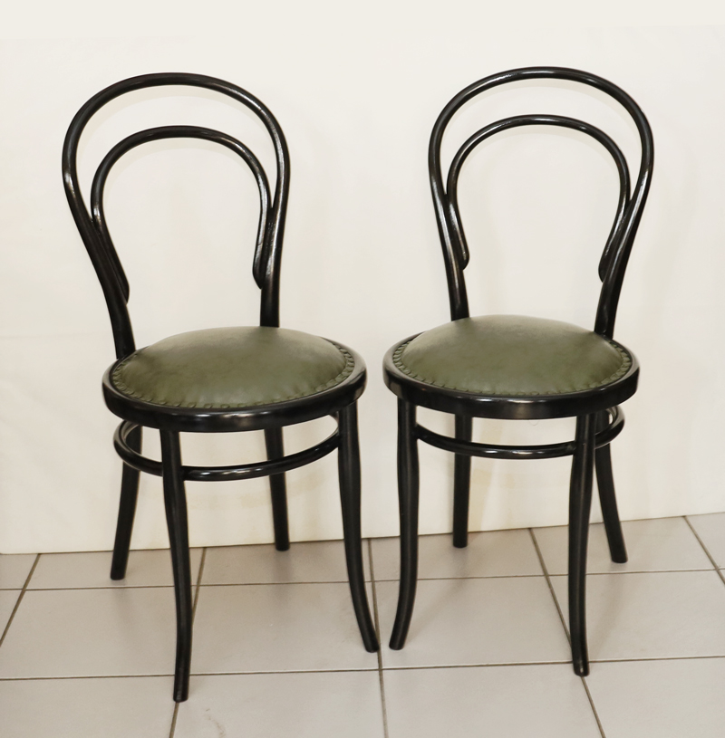 Paar Thonet Stuehle Sessel Buchenbugholz schwarz