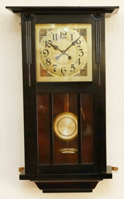 Jugendstil Pendeluhr antike Wanduhr