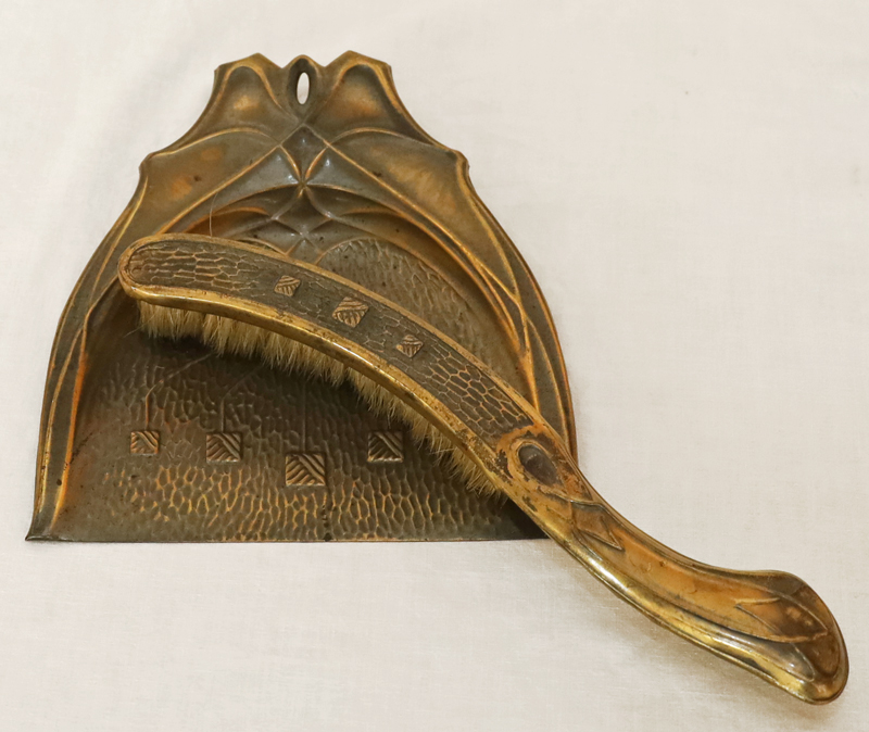 Antike Jugendstil Tischkehrgarnitur Messing Schaufel Handbesen